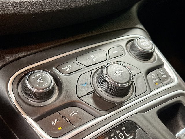 2016 Chrysler 200 LX