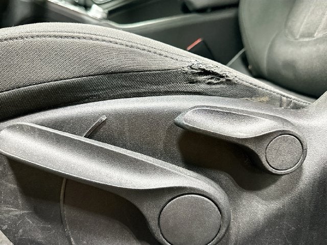 2016 Chrysler 200 LX