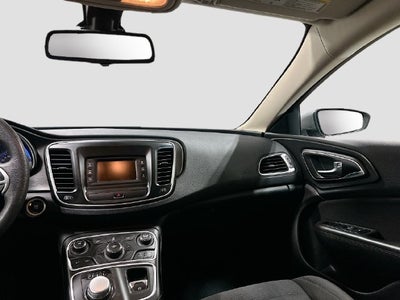 2016 Chrysler 200 LX