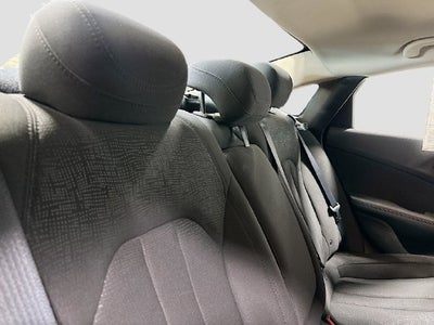 2016 Chrysler 200 LX