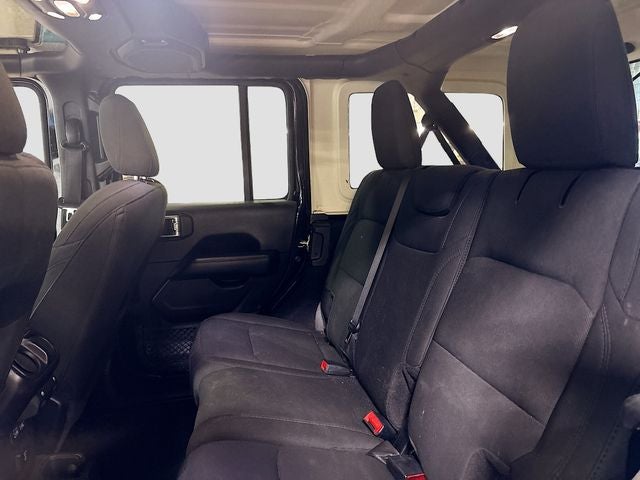 2020 Jeep Wrangler Unlimited Sahara W/ CLEAN CARFAX