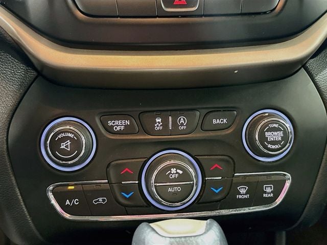 2015 Jeep Cherokee Limited CLEAN CARFAX!