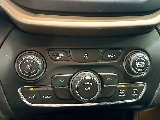 2014 Jeep Cherokee Latitude W/ HTD SEATS
