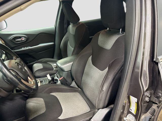 2014 Jeep Cherokee Latitude W/ HTD SEATS