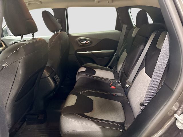 2014 Jeep Cherokee Latitude W/ HTD SEATS