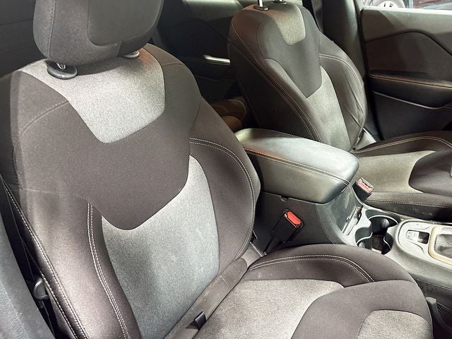 2014 Jeep Cherokee Latitude W/ HTD SEATS