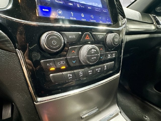 2019 Jeep Grand Cherokee Altitude W/ NAV + HTD SEATS