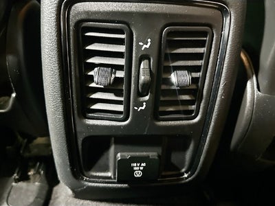 2019 Jeep Grand Cherokee Altitude W/ NAV + HTD SEATS