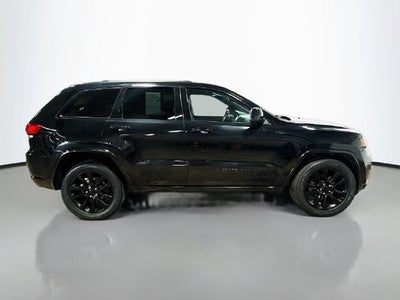 2019 Jeep Grand Cherokee Altitude W/ NAV + HTD SEATS