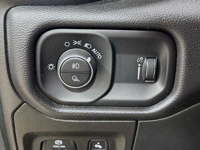 2021 RAM 1500 Big Horn/Lone Star W/ HTD SEATS