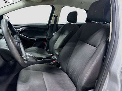 2018 Ford Focus SE CLEAN CARFAX!