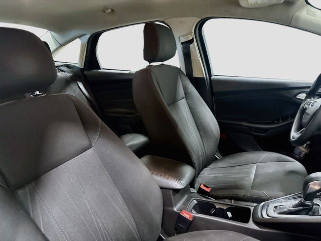 2018 Ford Focus SE CLEAN CARFAX!
