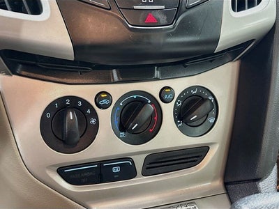 2014 Ford Focus SE W/ CLEAN CARFAX!