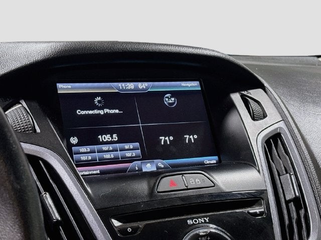 2014 Ford Focus Titanium W/ MOONROOF