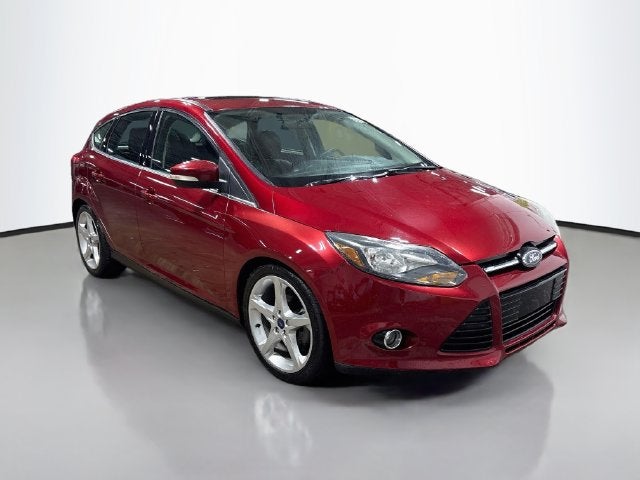 2014 Ford Focus Titanium W/ MOONROOF