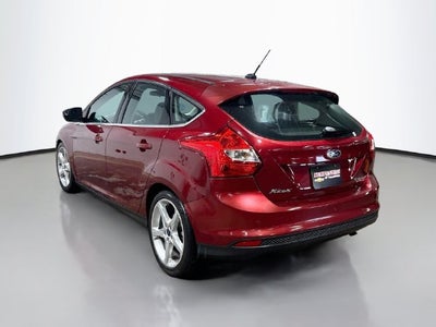 2014 Ford Focus Titanium W/ MOONROOF