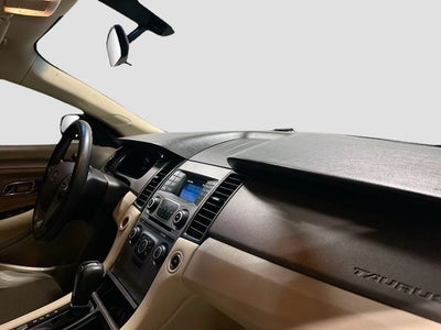 2017 Ford Taurus SE W/ BACKUP CAM