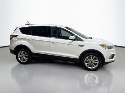 2017 Ford Escape SE W/ SUNROOF