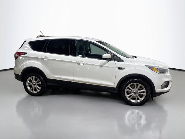 2017 Ford Escape SE W/ SUNROOF
