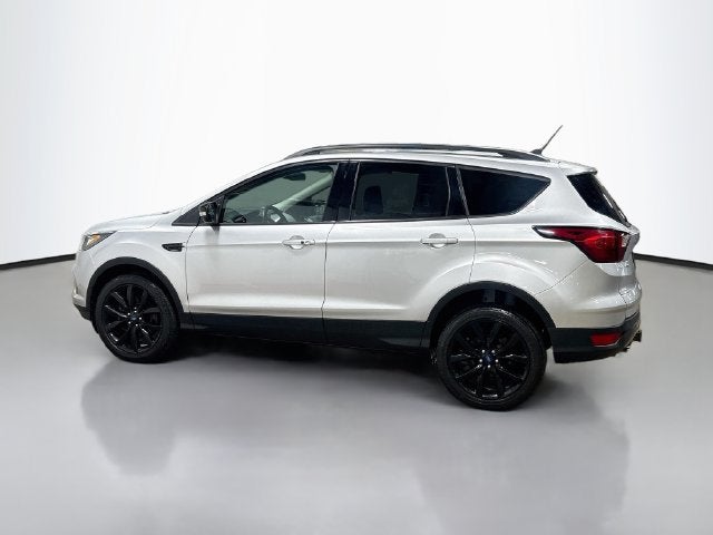 2019 Ford Escape Titanium W/ SUNROOF