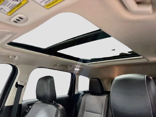 2019 Ford Escape Titanium W/ SUNROOF