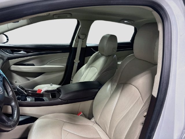 2017 Buick LaCrosse Essence W/ 29K MILES!!