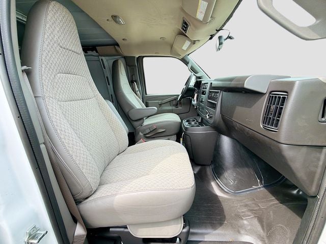 2025 Chevrolet Express 2500 Work Van Cargo