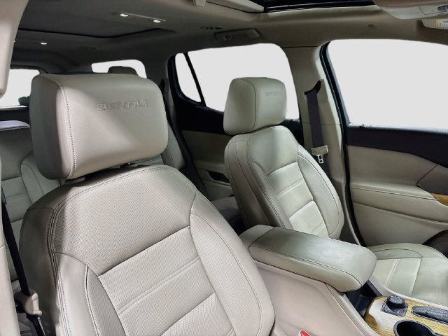 2017 GMC Acadia Denali W/ REAR ENTERTAINMENT SYSTEM