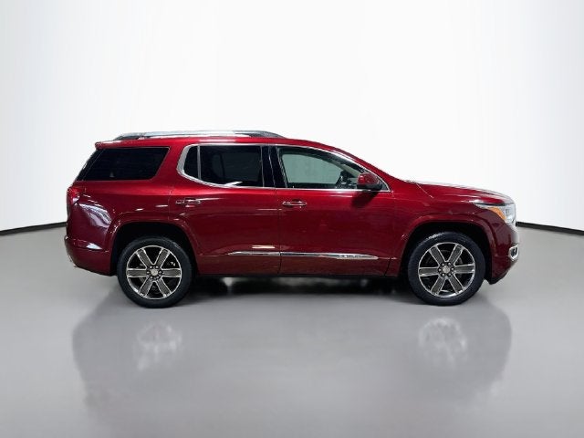 2017 GMC Acadia Denali W/ REAR ENTERTAINMENT SYSTEM