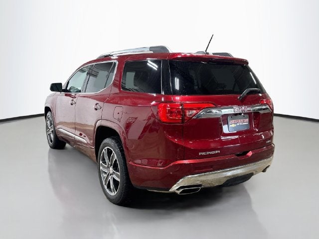 2017 GMC Acadia Denali W/ REAR ENTERTAINMENT SYSTEM