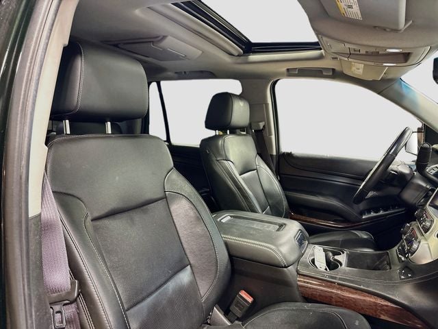 2016 GMC Yukon SLT W/ SUNROOF + REAR DVD