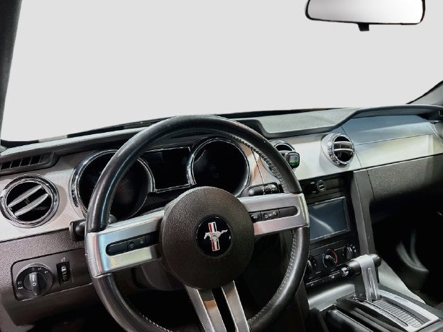 2007 Ford Mustang V6 Deluxe W/ CLEAN CARFAX