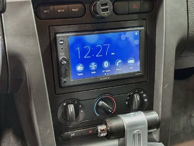 2007 Ford Mustang V6 Deluxe W/ CLEAN CARFAX