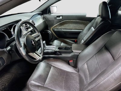2007 Ford Mustang V6 Deluxe W/ CLEAN CARFAX