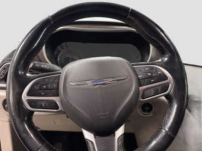 2019 Chrysler Pacifica Touring L 8 PASSENGER