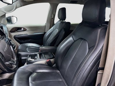 2019 Chrysler Pacifica Touring L 8 PASSENGER