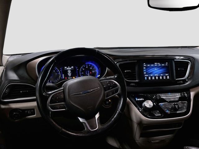 2019 Chrysler Pacifica Touring L 8 PASSENGER