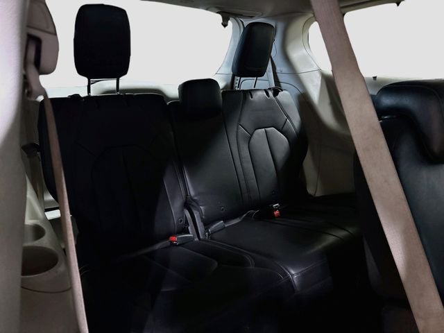 2019 Chrysler Pacifica Touring L 8 PASSENGER