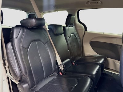 2019 Chrysler Pacifica Touring L 8 PASSENGER