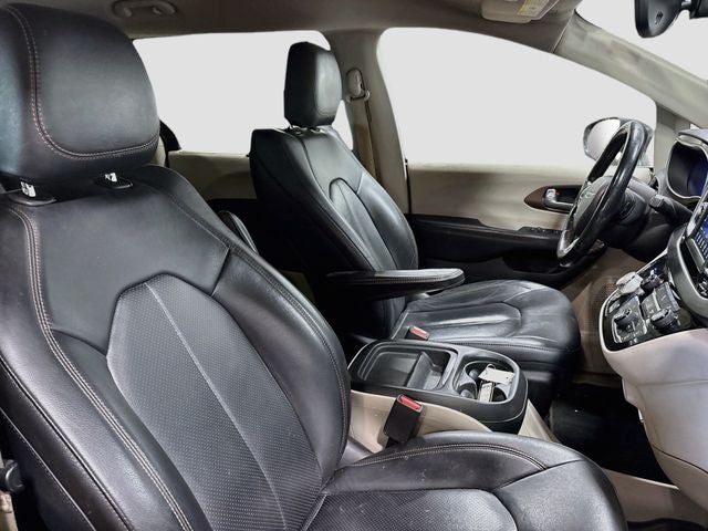 2019 Chrysler Pacifica Touring L 8 PASSENGER