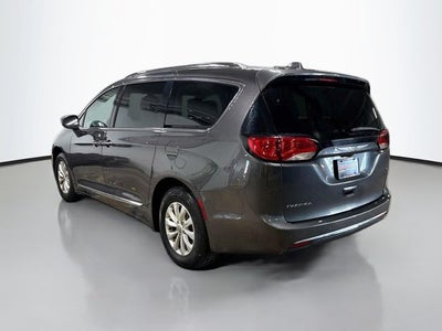 2019 Chrysler Pacifica Touring L 8 PASSENGER