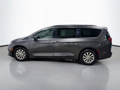 2019 Chrysler Pacifica Touring L 8 PASSENGER