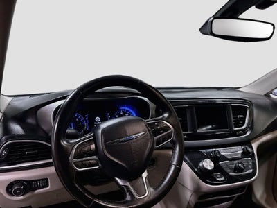 2020 Chrysler Pacifica Touring L CLEAN CARFAX!