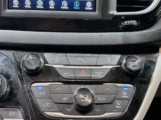 2020 Chrysler Pacifica Touring L CLEAN CARFAX!