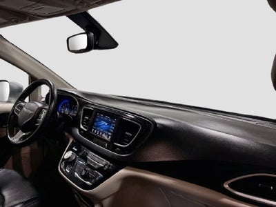 2020 Chrysler Pacifica Touring L CLEAN CARFAX!