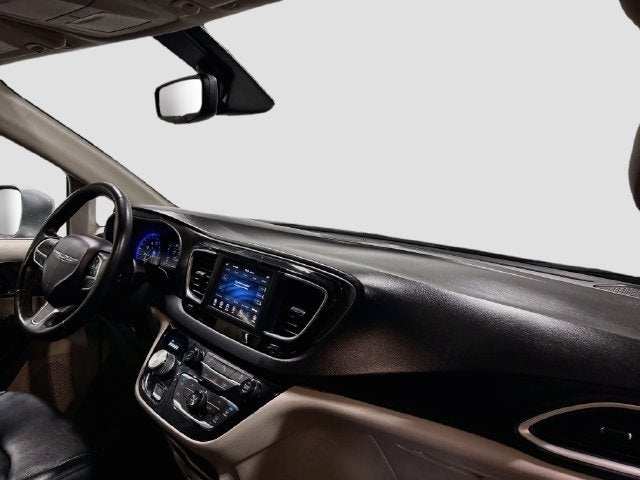 2020 Chrysler Pacifica Touring L CLEAN CARFAX!