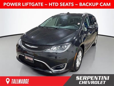 2017 Chrysler Pacifica Touring L CLEAN CARFAX!