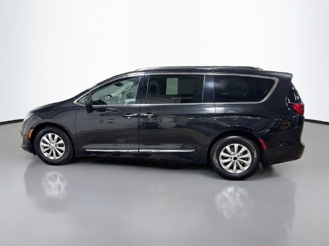 2017 Chrysler Pacifica Touring L CLEAN CARFAX!