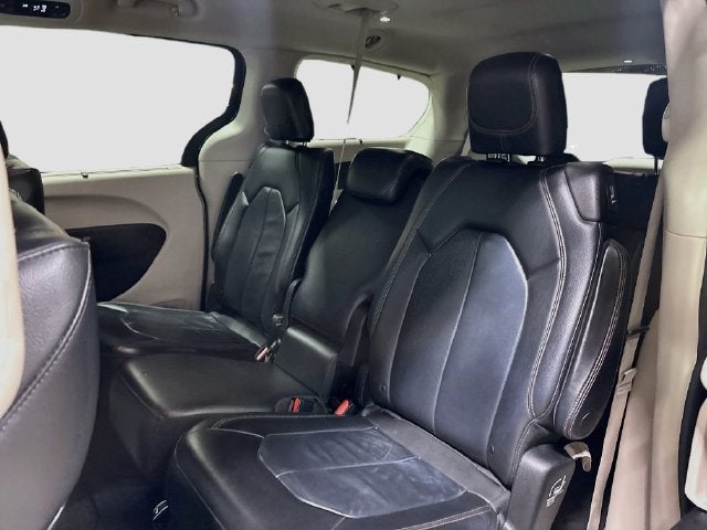 2017 Chrysler Pacifica Touring L CLEAN CARFAX!