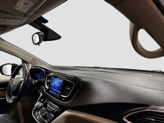 2017 Chrysler Pacifica Touring L CLEAN CARFAX!